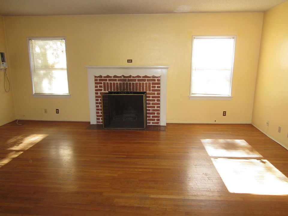 2nd image of 420 Glenwood Dr