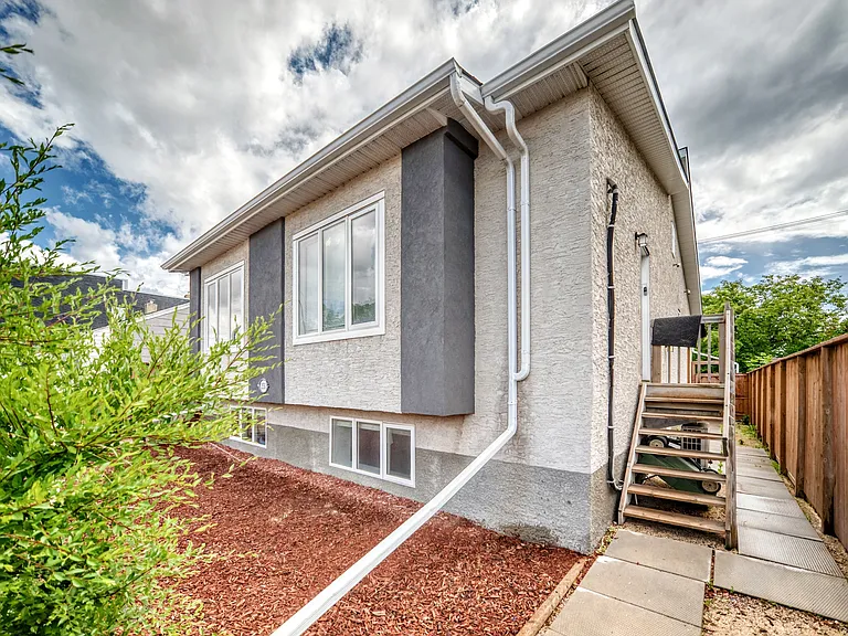1530 Logan Ave — Photo 15