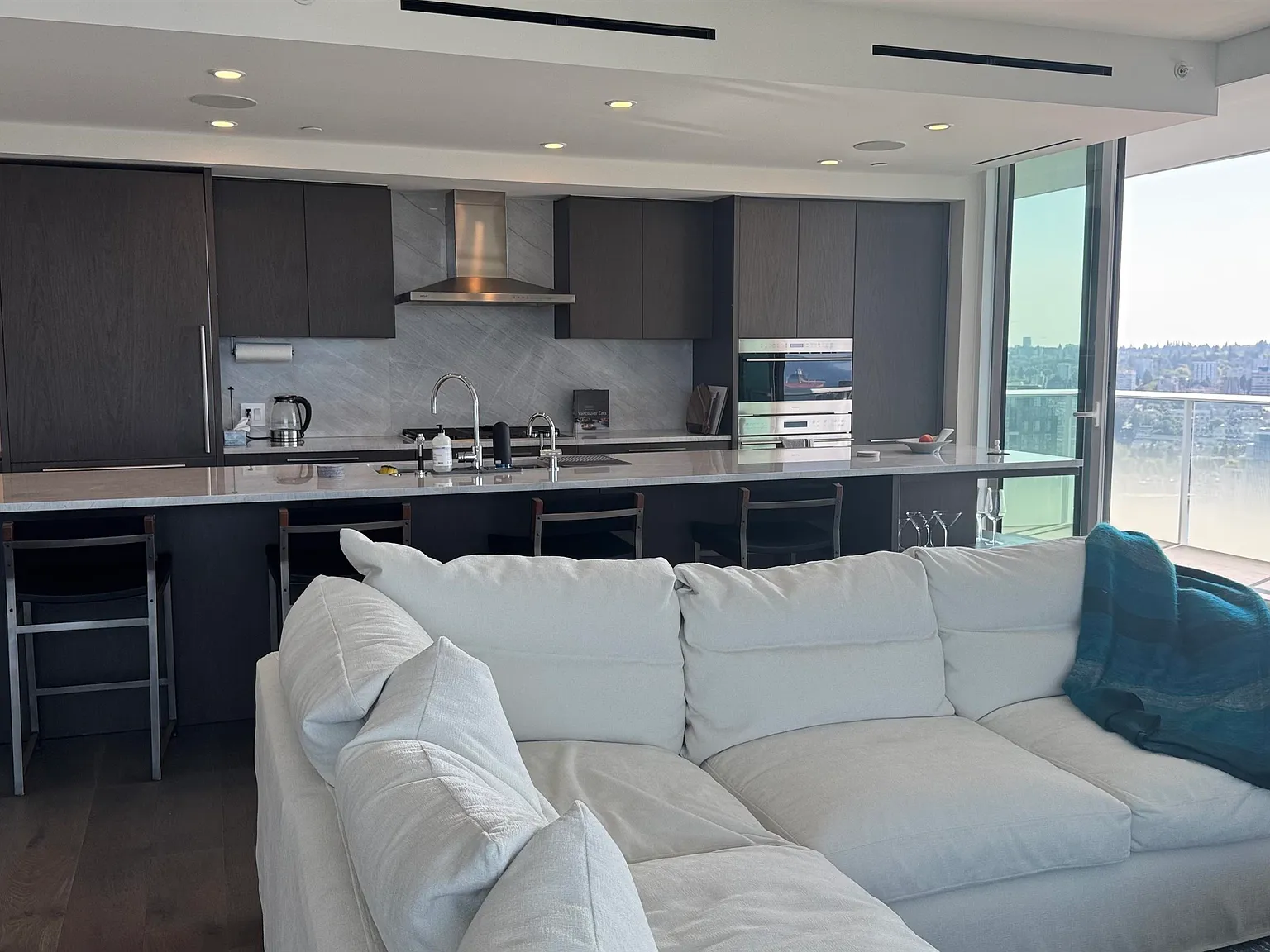 2 bed, 1205 sqft, $5,900 — Photo 4