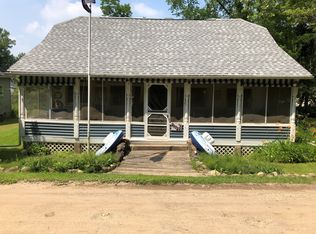 21722 Spring Ave, Sturgis, MI 49091