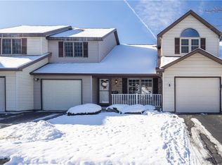 3 Indian Grv, Rochester, NY 14624