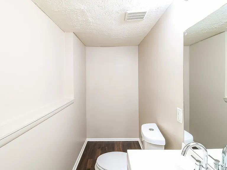 6818 Graves Mill Dr — Photo 15