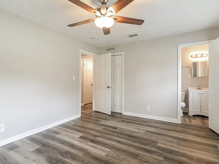 6511 Burgundy Rd S — Photo 10