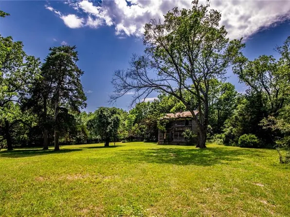 40466 Crescent Hill Rd, Osawatomie, KS 66064