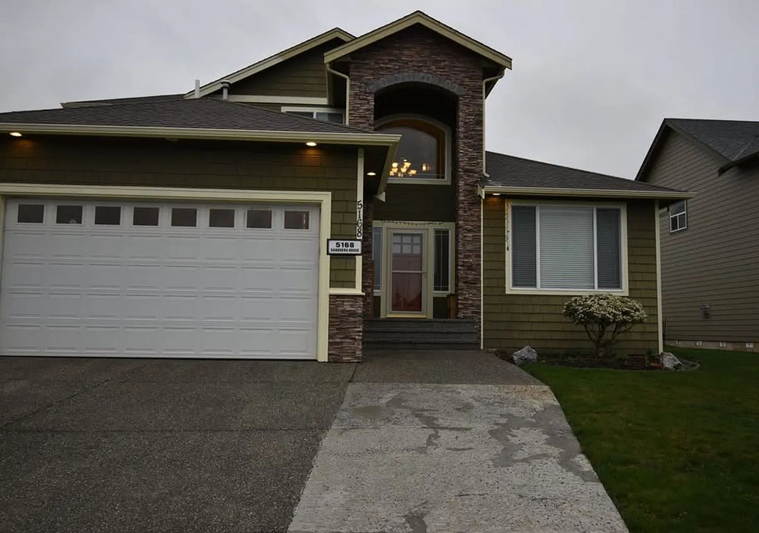 4 bedroom, 2.5 bathrooms and Office/bonus room In Ferndale — Photo 1