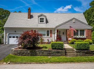 104 Chatham Rd, Cranston, RI 02920