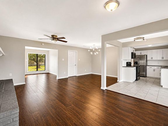 5th image of 32231 Sandwedge Dr