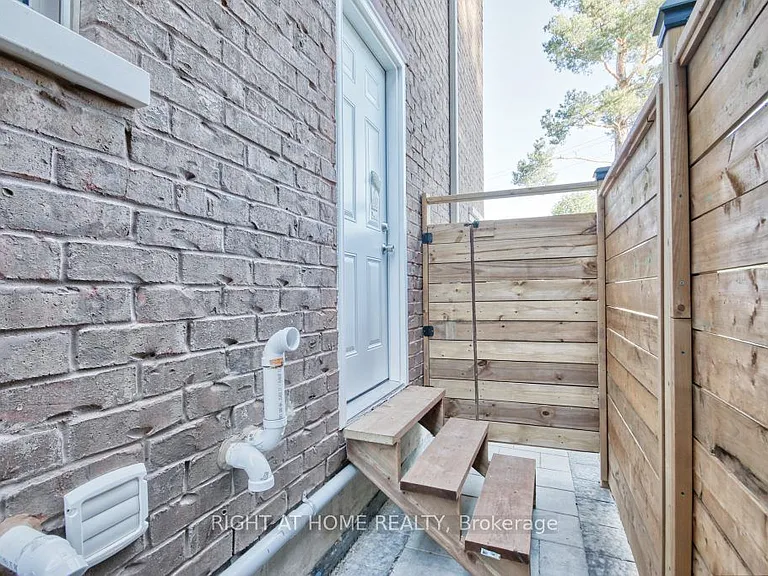 1389 Military Trl #BASEMENT — Photo 4