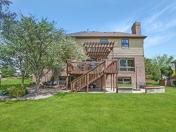 3rd image of 3205 W Nettle Creek Dr