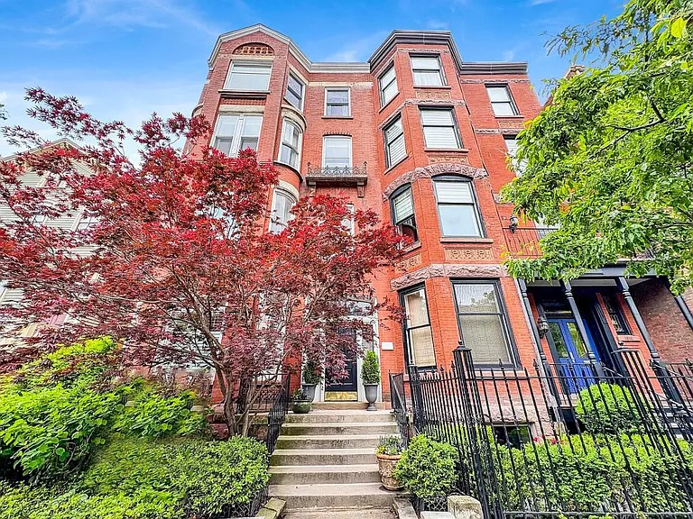 1814 N Lincoln Park W #1 — Photo 1