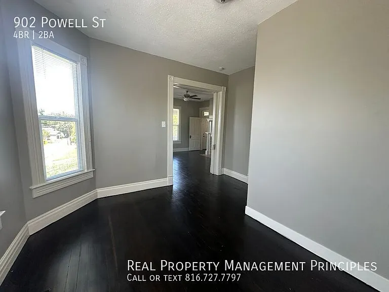 902 Powell St — Photo 7