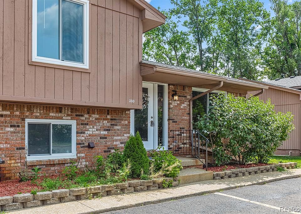 350 Oakwood Rd, Ortonville, MI 48462 MLS 20230063819 Zillow