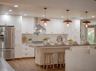 25390 White Thorne Rd, Clovis, CA 93619