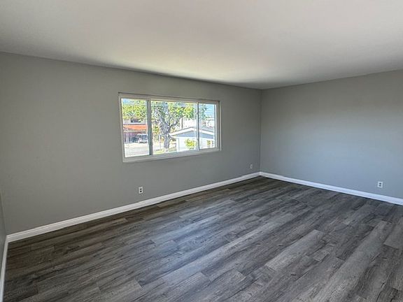 5th image of 23027 Arlington Ave Unit 2