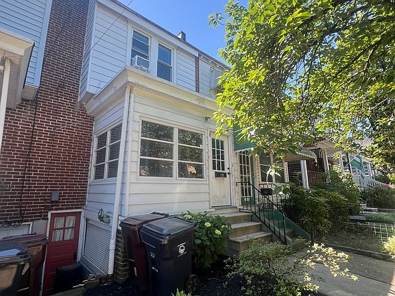 3rd image of 1310 N Scott St