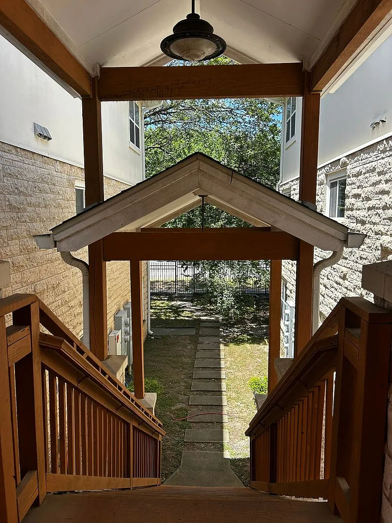 North Campus Luxury 2 Bedroom + Study - Covered Parking - 2 Story - $1800 — Photo 1