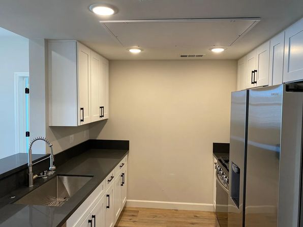 11168 Morrison St #203