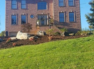 1601 McElheny Rd, South Park, PA 15129