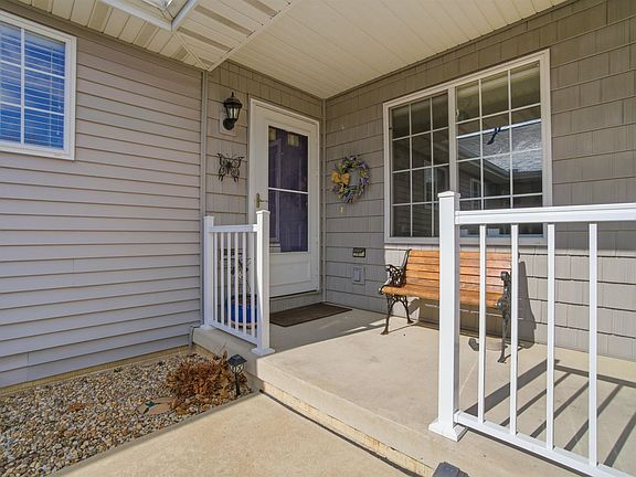 4th image of 652 Bittersweet Ave