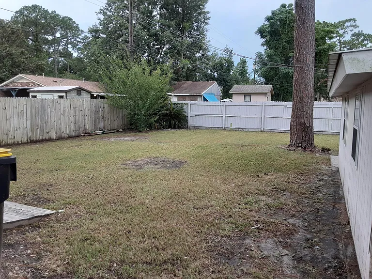107 Walz Cir — Photo 15