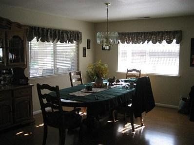 3rd image of 68 Applewood Dr