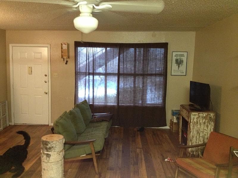 Entrance/living room