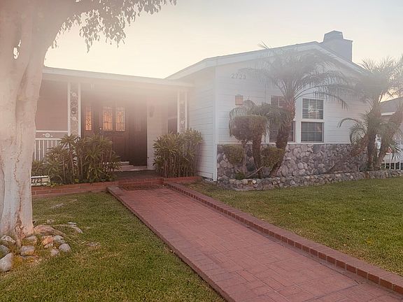 3rd image of 2723 Willard Ave