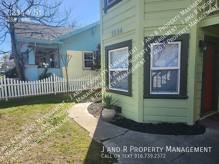 3334 Y St — Photo 2