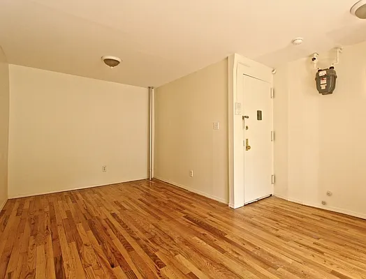 Rented by Compass | media 21