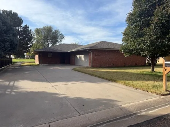 220 Lilac Dr, Liberal, KS 67901