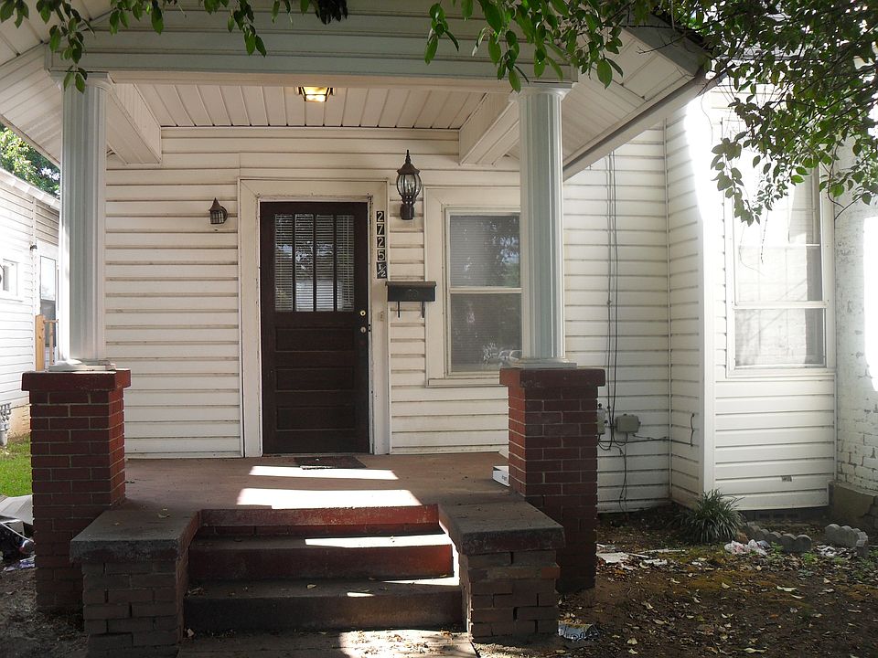 2725 1/2 8th Street