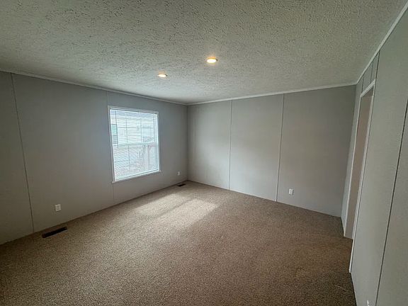 5th image of 413 Hillcrest St #48