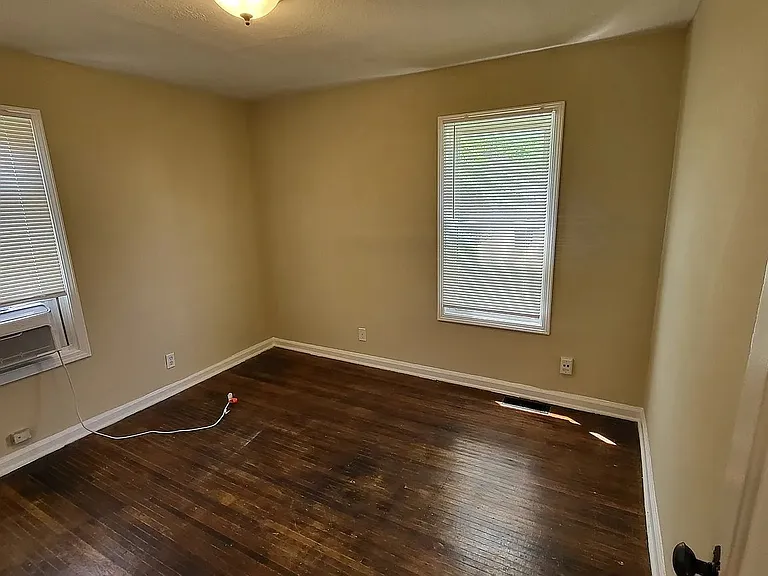228 N Tacoma Ave — Photo 6