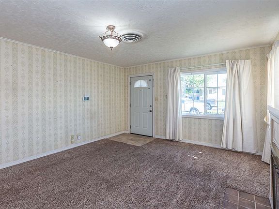 3rd image of 42 E Hoffman Ave