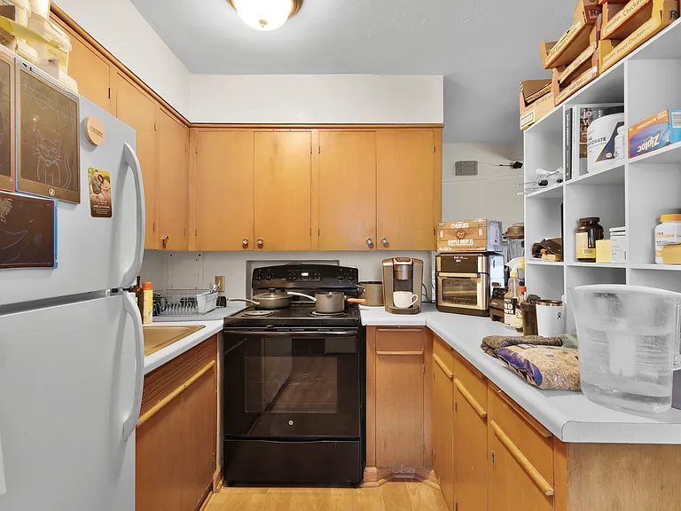 3301 Harvey St #5 — Photo 8
