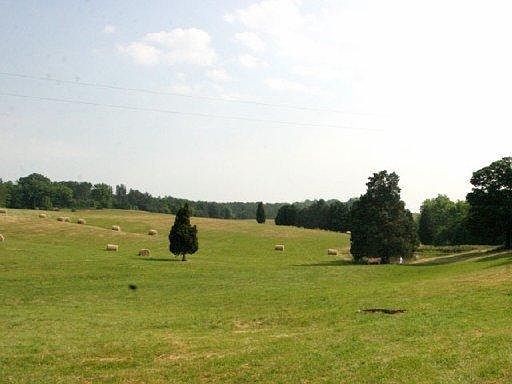 2nd image of 900 Forgety Rd