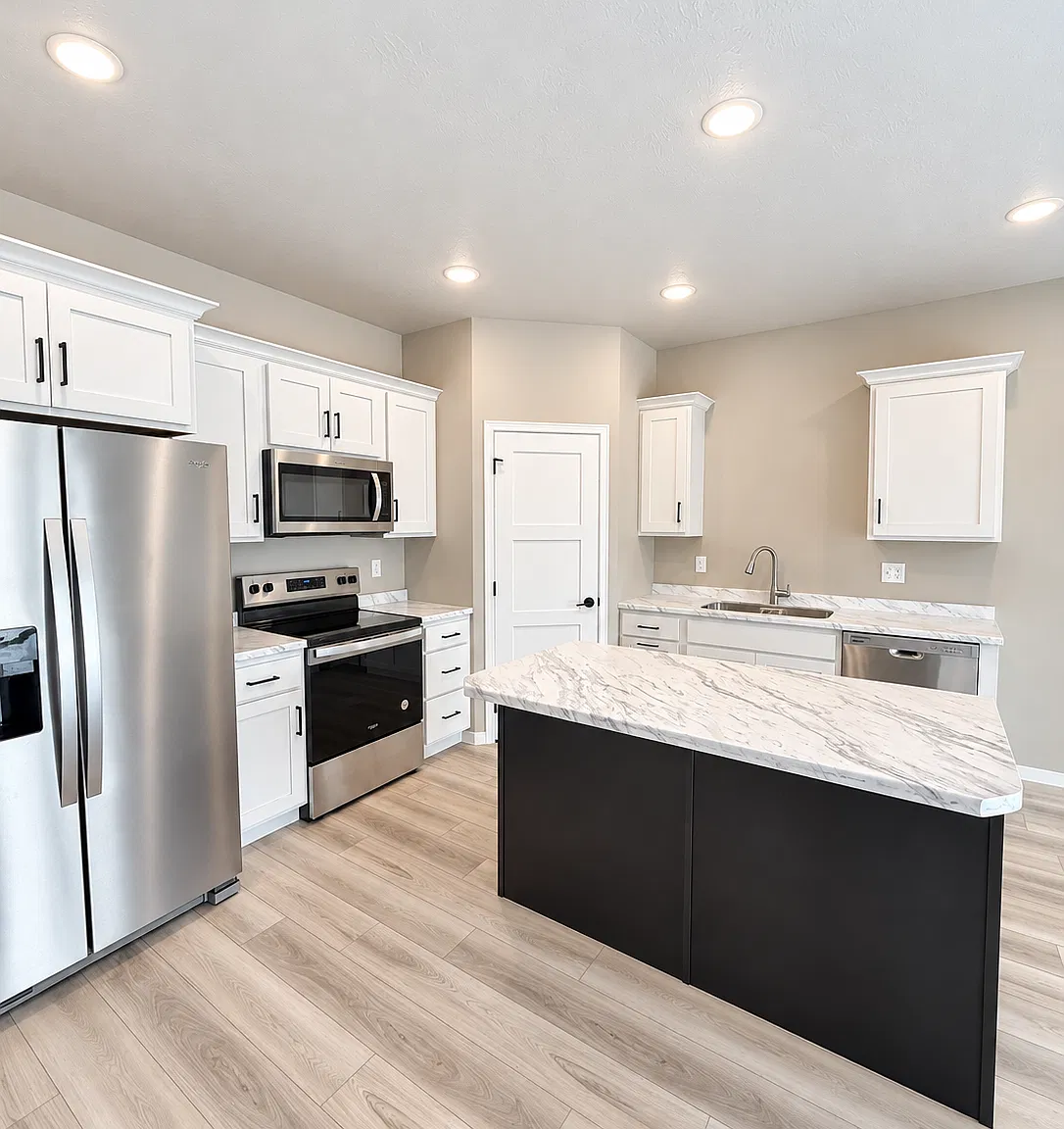 4 bed, 1704 sqft, $2,300 — Photo 2