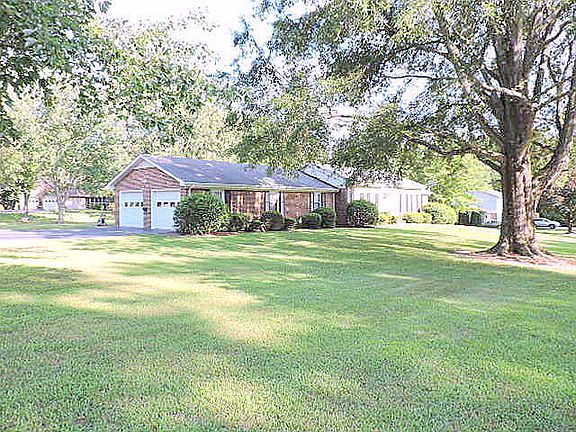 2nd image of 317 Laurel Woods Dr
