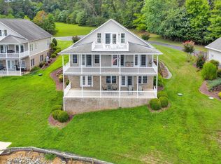11 Lands End Cir, Union Hall, VA 24176