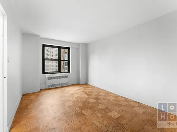 212 East Broadway image 13 of 31