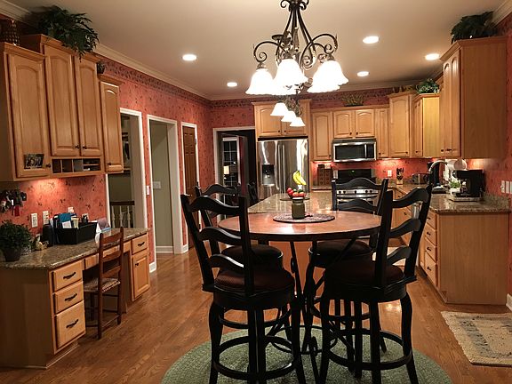 2nd image of 9048 Gooding Dr