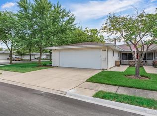 1135 Foxboro Ct, Schaumburg, IL 60193