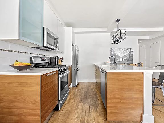3rd image of 65 Clifton Pl APT 1A