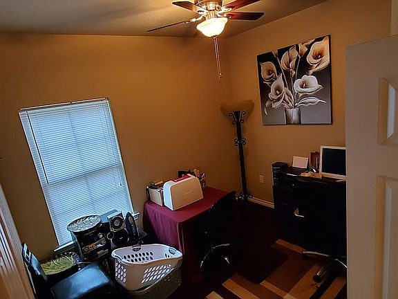 1st Bedroom/Office
