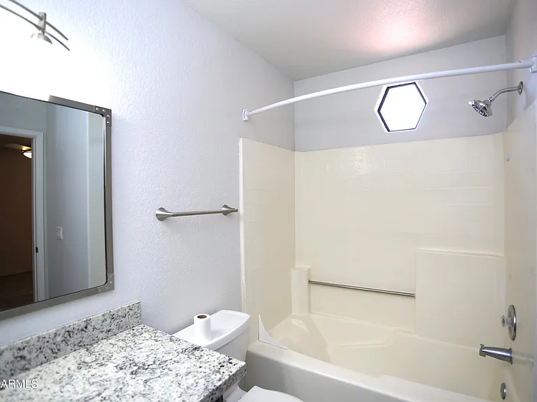924 E Manor Dr — Photo 27
