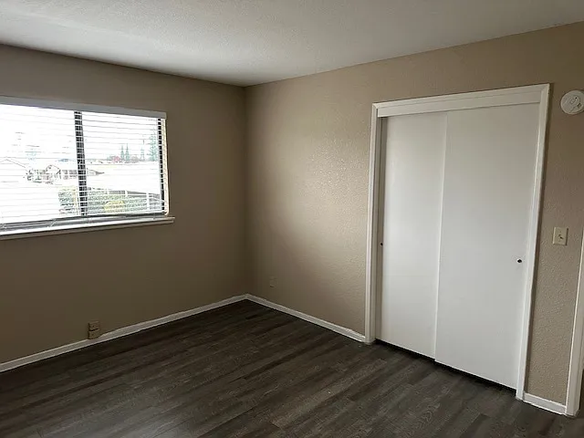 1921 Bridgewood Way — Photo 17