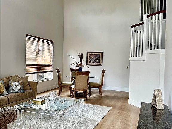 2nd image of 8564 Via Giardino