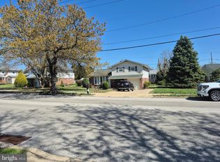 9209 Pine Rd, Philadelphia, PA 19115