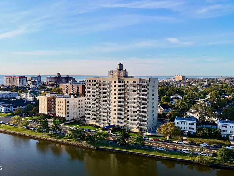 510 Deal Lake Dr #2H — Photo 18