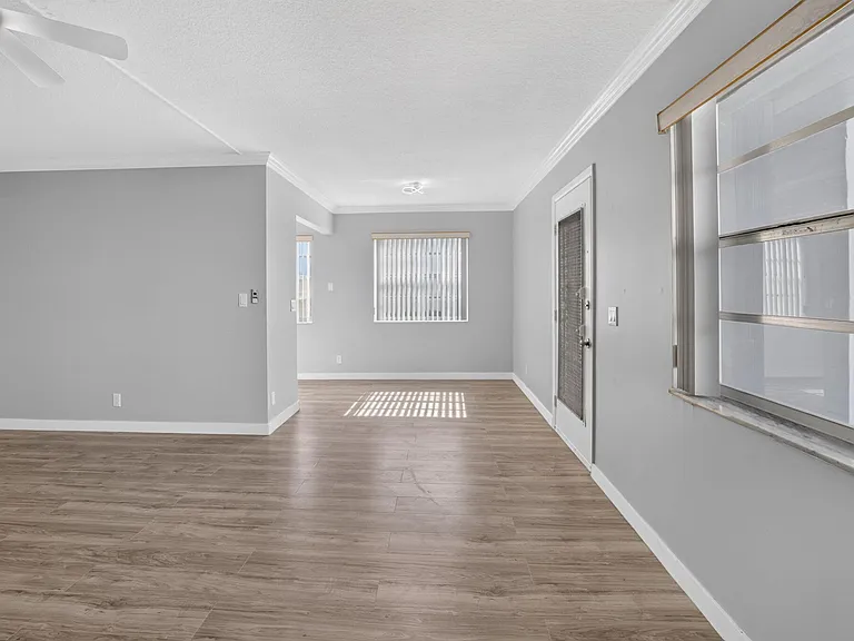 68 Normandy Ln #B — Photo 5